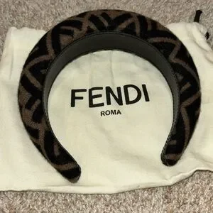 ヘアアクセサリー FENDI Headband with Fur Fendi Ff-logo Shearling Headband in Brown | Lyst